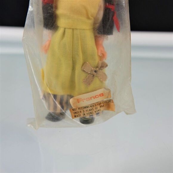 France Vintage 60s Dolls From Around the World - Picture 3 of 6